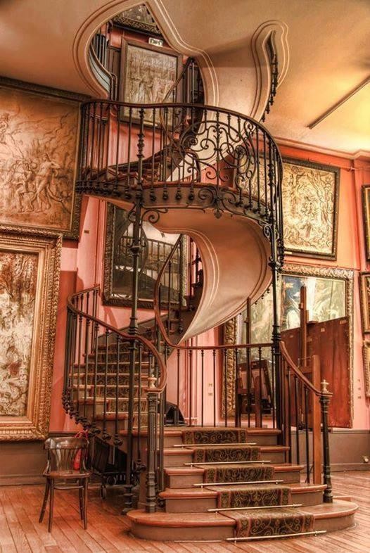 Так выглядит лестница в Национальном музее Гюстава Моро в Париже
