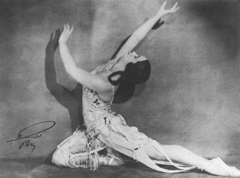 Она была первой советской балериной, покорившей Париж