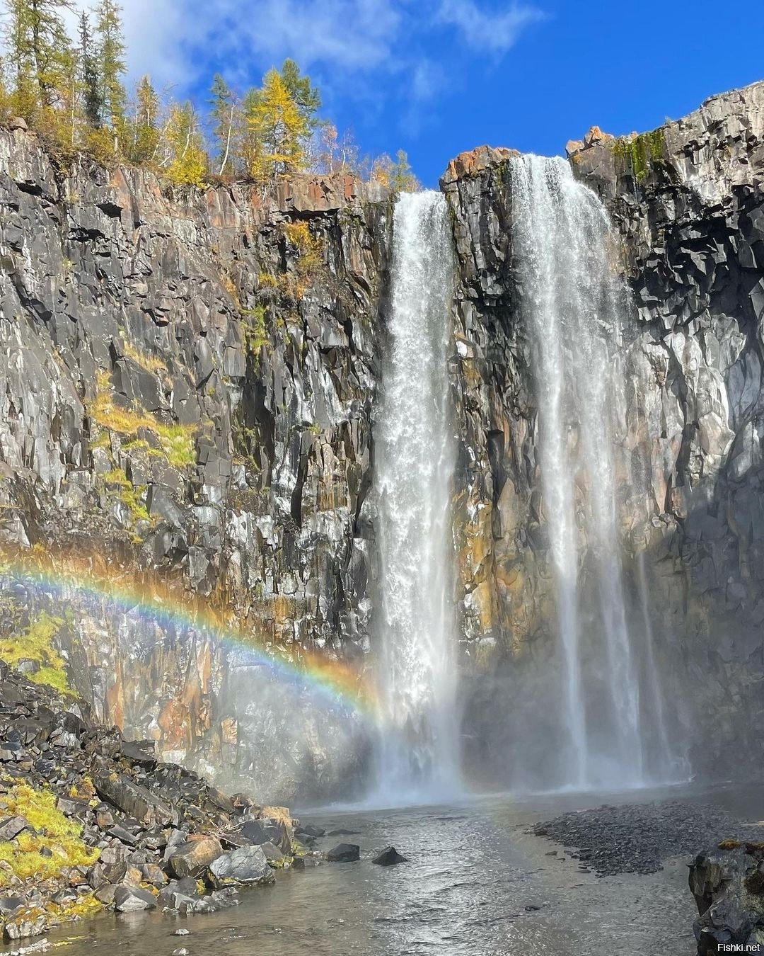 Водопад с плато