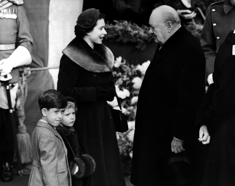 «Люди должны видеть меня, чтобы верить мне»: 70 лет правления королевы Елизаветы II