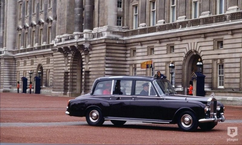 От Land Rover до Bentley: автомобили королевы Елизаветы II