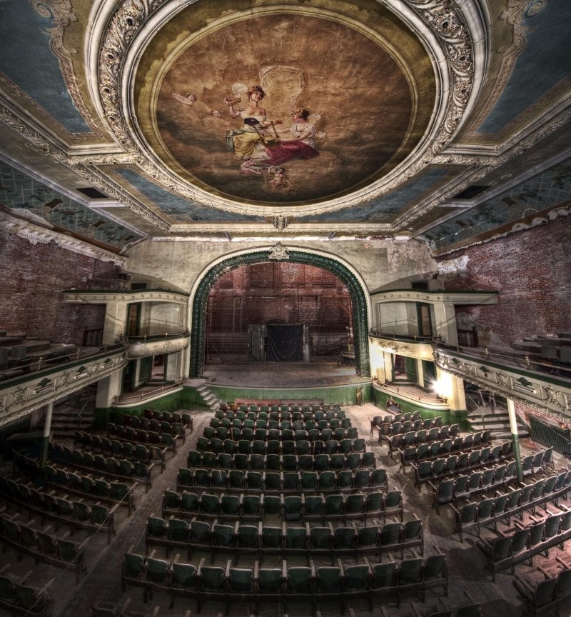 Заброшенный театр "Орфей", Нью-Бедфорд, США