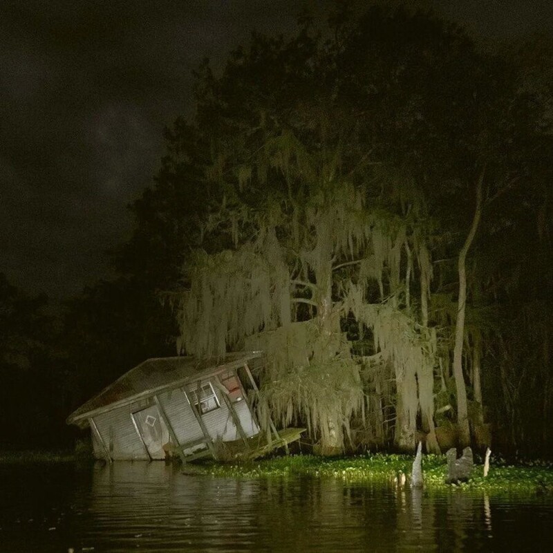 Дом в Луизиане, США, нетронутый со времён урагана "Катрина" 2005 года