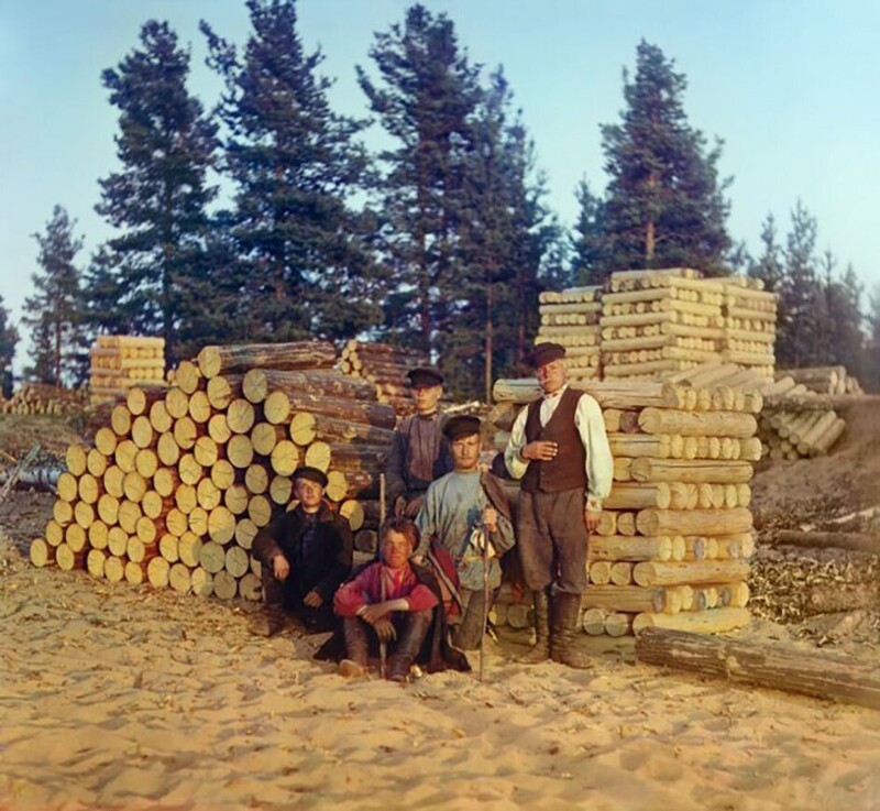 Пильщики на Вытeгре. Онежское озеро. 1909 г