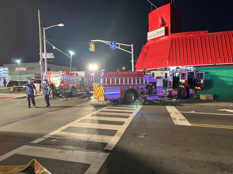 Столкновение двух пожарных машин в штате Нью-Джерси: восемь человек пострадали