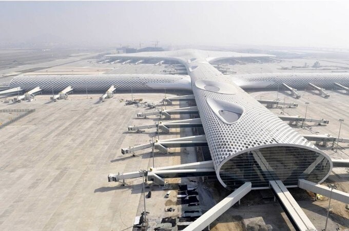 19. Международный аэропорт Шэньчжэня выглядит как гигантский самолет