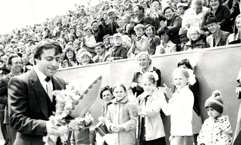 «Стадион «Юность». Геннадий Хазанов на городском праздничном концерте» г. Амурск 1982 г.