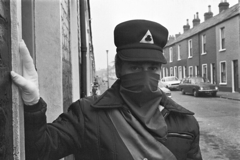 28 сентября 1972 года. Белфаст. Джини Мур, лидер женского отделения 'LAW'. Фото Jack Garofalo. LAW (Loyalist Association of Workers) - лоялистская экстремистская профсоюзная организация Северной Ирландии.
