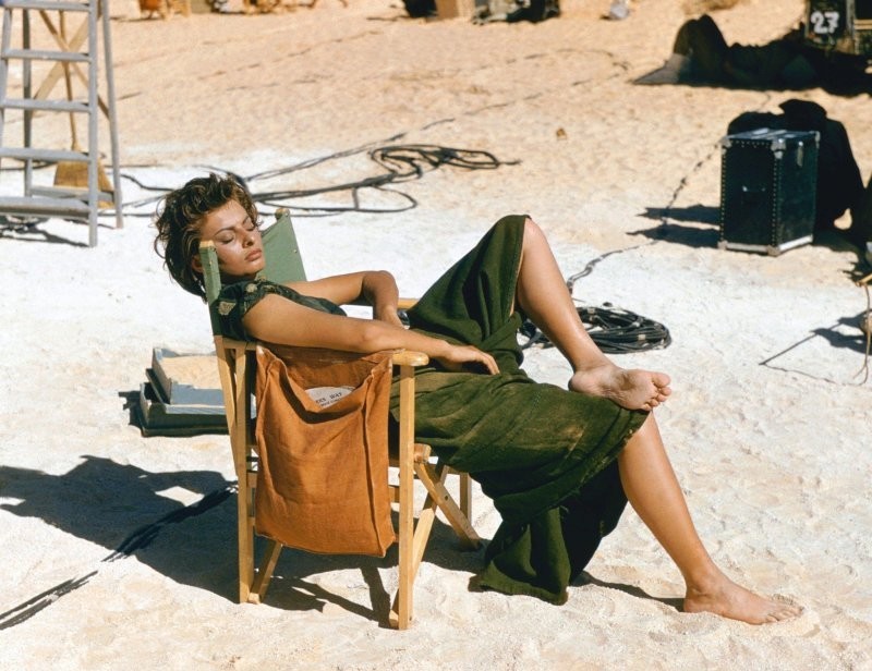 "Легенда о былом". Софи Лорен на съемках в Ливии 1957 г.