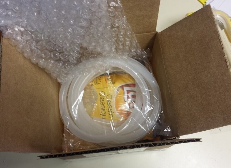 Мой заказ был упакован в пакет с картофельными чипсами в качестве воздушной подушки