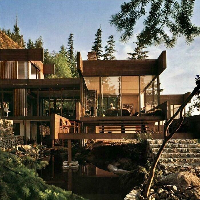 «Graham House», Западный Ванкувер, Британская Колумбия.  Артур Эриксон, 1962. Эриксон был мастером работы со сложными скалистыми участками