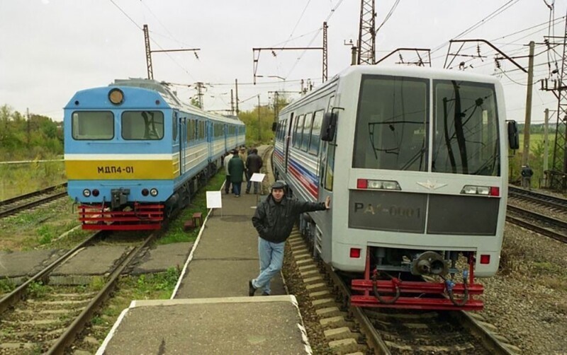 Автомотрисы МДП4–01 и РА1–0001 на испытаниях, 2 октября 1997 года, Московская область, Щербинка