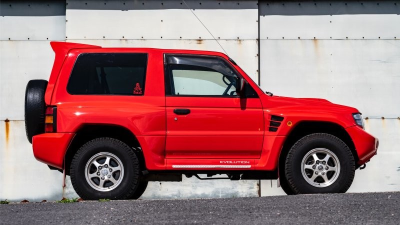 «Король Пустыни»: продается редкий Mitsubishi Pajero Evolution