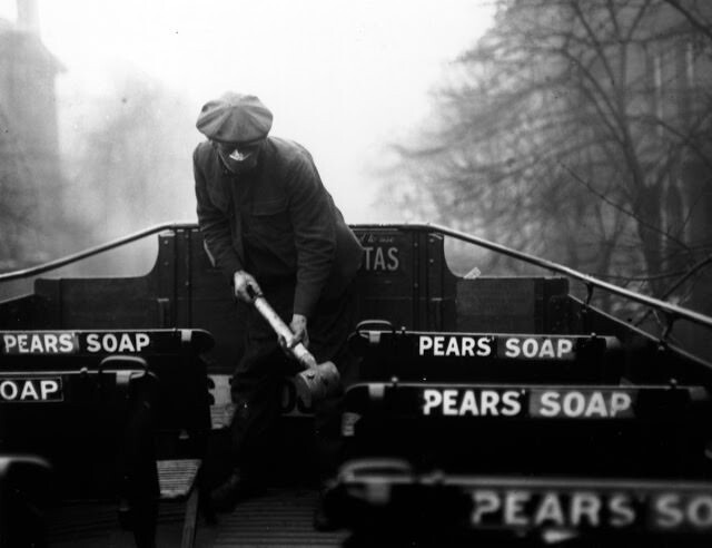Дезинфекция автобуса, Лондон, 2 марта 1920 год