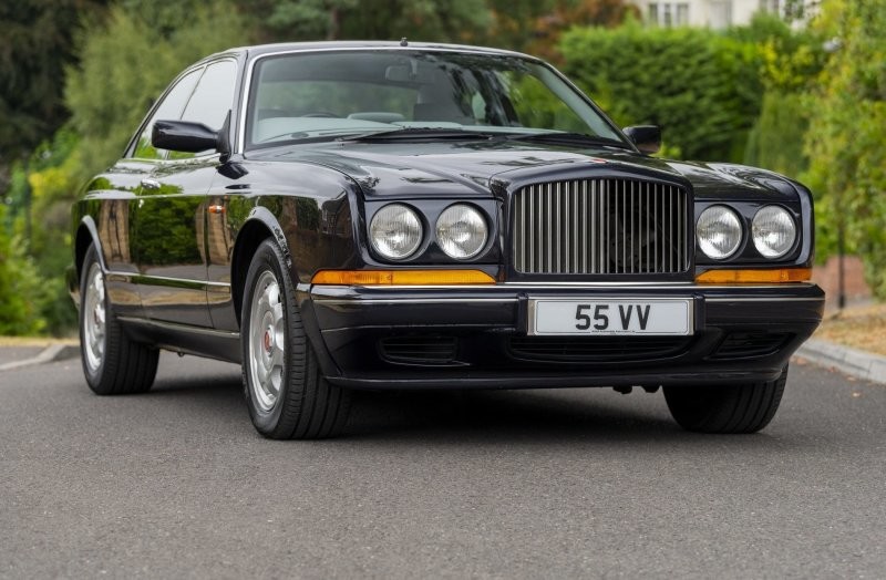 Bentley Continental R 1992 года сэра Элтона Джона выставили на аукцион