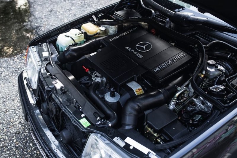 Накачанный «Волчок»: Mercedes-Benz W124 E60 AMG 1992 года