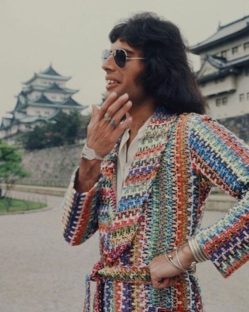 Фредди Меркьюри в замке Нагоя, Япония, 1975 год