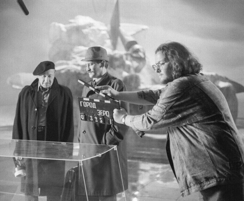 Евгений Евстигнеев и Леонид Филатов на съёмочной площадке фильма «Город Зеро», 1988 год.
