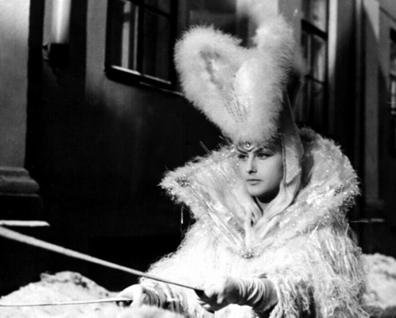 Наталья Климова в роли Снежной королевы на съемках фильма «Снежная королева», 1966 год