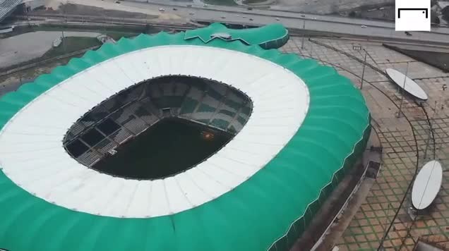 Форма стадиона имеет форму. Стадион крокодил в Турции. Фото Кабуто ты на стадионе в Турции.