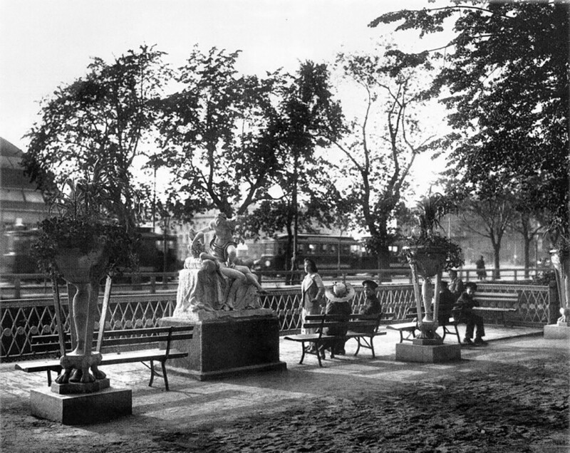 Летний сад, изначально созданный как летняя резиденция Петра I. Санкт-Петербург. Россия. Фото Карла Буллы. 1900-е