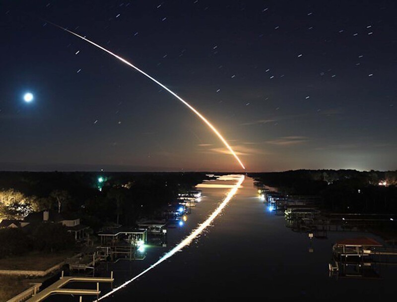 Запуск шаттла из космического центра Кеннеди, США