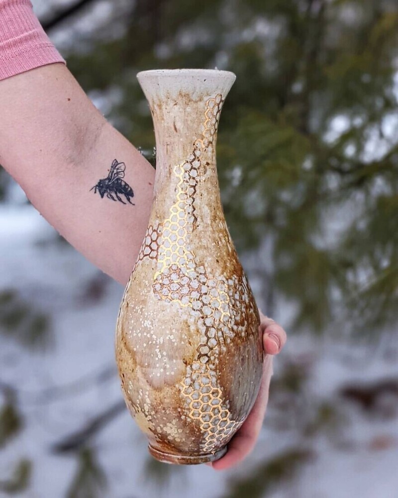 Керамическая обожжённая ваза