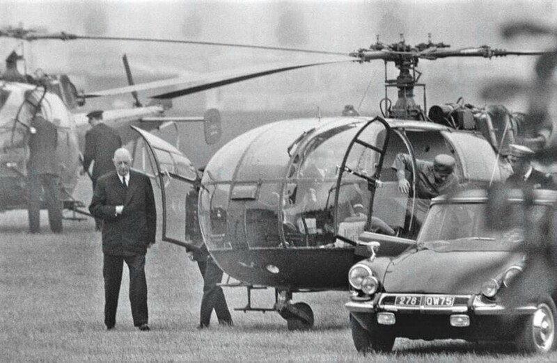 Шарль де Голль возвращается в Париж после своего внезапного бегства в Западную Германию во время волнений. Пятая Французская республика 29 мая 1968 года.
