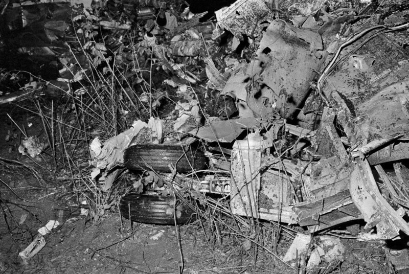 28 октября 1972 года. Франция. Обломки самолета Vickers-Viscount F-BMCH, разбившегося под Нуаретаблем. 60 человек погибли, 8 выжили.