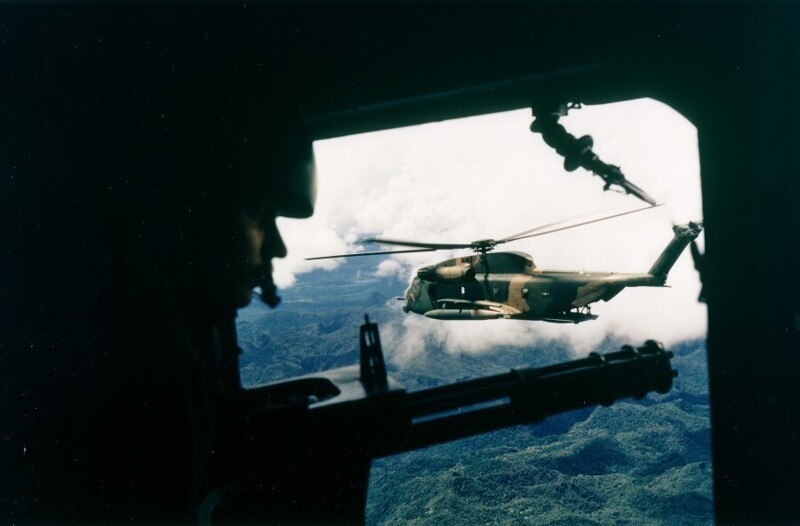 Октябрь 1972 года. Вьетнам. Стрелок вертолета Sikorsky HH-53 Super Jolly Green Giant из 21-й эскадрильи специальных операций.