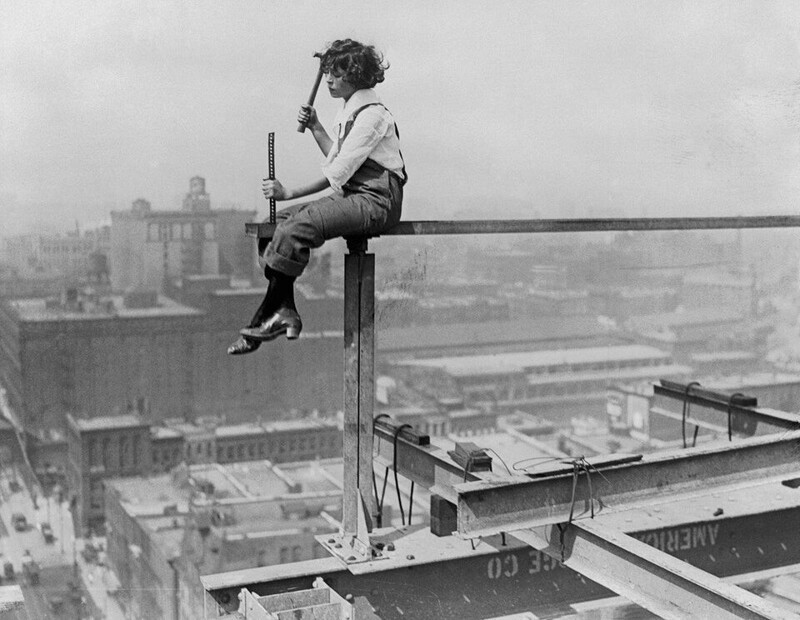 16 августа 1920 года, эта девушка обнаружила, что в кирпичном бизнесе слишком большая конкуренция, и решила попытать счастья в строительстве железных балок