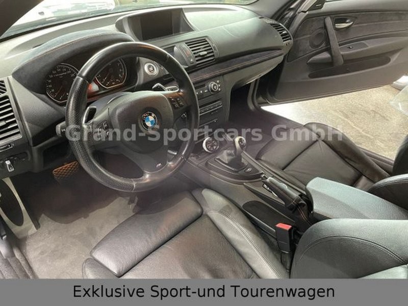 Безумная «единичка» BMW с двигателем V10 от E60 M5
