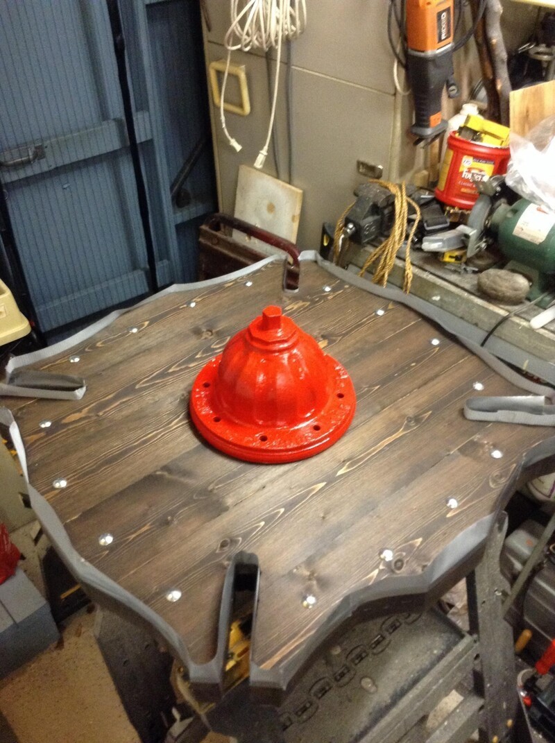 Как превратить пожарный гидрант в чайный столик