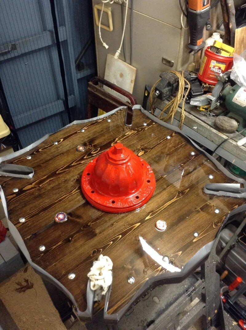 Как превратить пожарный гидрант в чайный столик