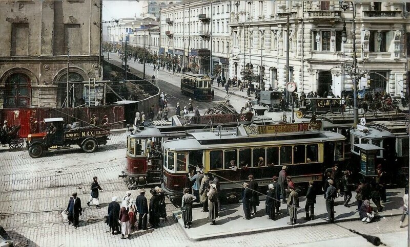 Пересечение Неглинной и Театрального проезда.