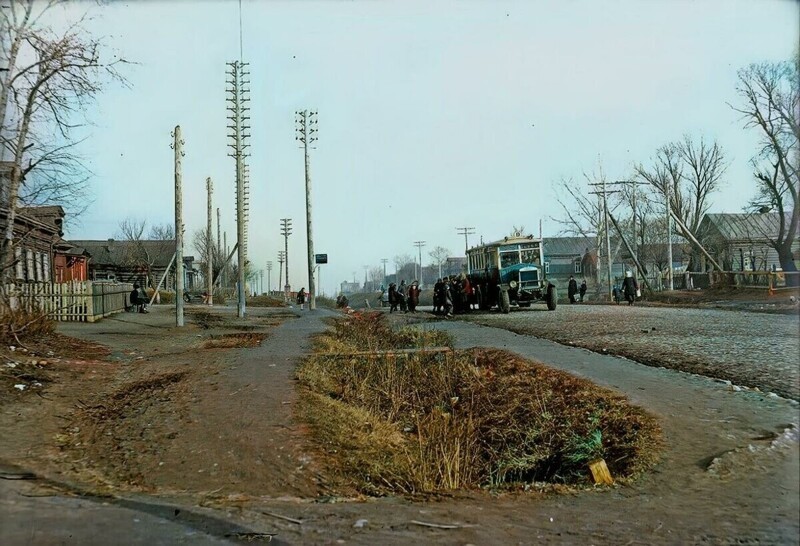 Автобус в Ростокине, на остановке, 1929 год.  Маршрут №9: пл. Свердлова - Лосиноостровская.