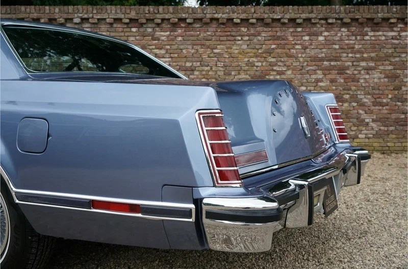 Редкий Lincoln Continental Mark V Givenchy Edition 1979 года — голубая мечта наизнанку