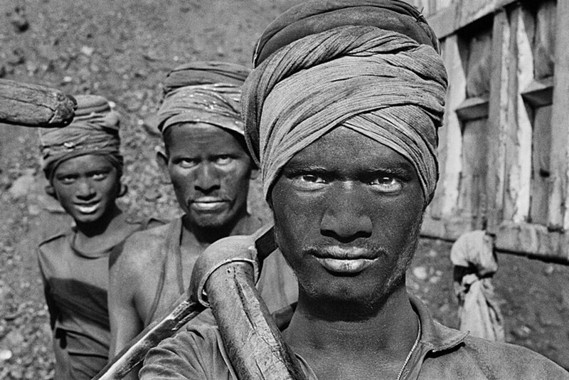 Шахтёры, Дханбад, штат Бихар, Индия, 1989. Автор Себастьян Сальгадо