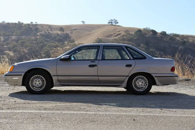 Ford Taurus SHO 1989 года стал первым настоящим спортивным седаном в Америке