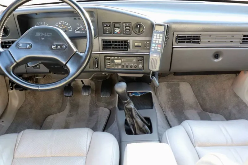 Ford Taurus SHO 1989 года стал первым настоящим спортивным седаном в Америке