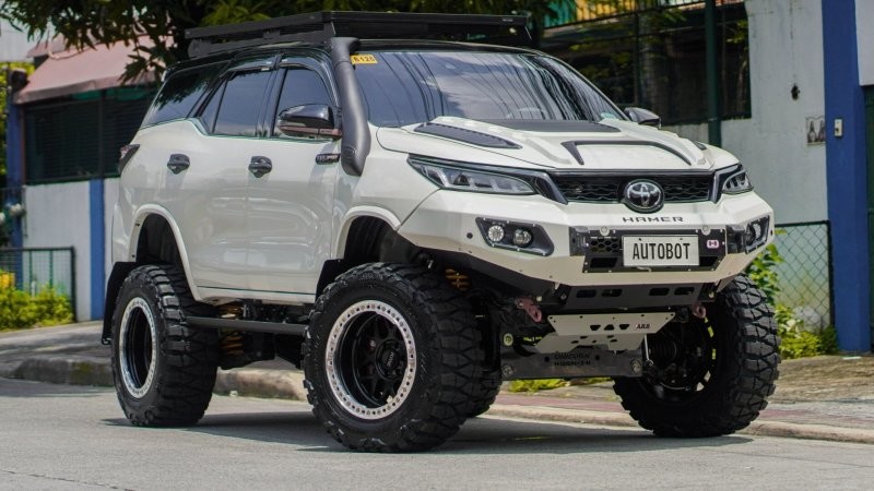 Филиппинские мастера подготовили Toyota Fortuner для экстремального бездорожья
