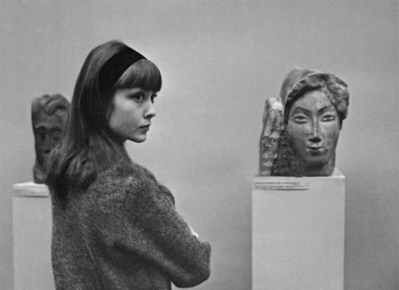 Киноактриса Жанна Болотова во время посещения музея. 17 августа 1965 года. Фото Г.Тер-Ованесова