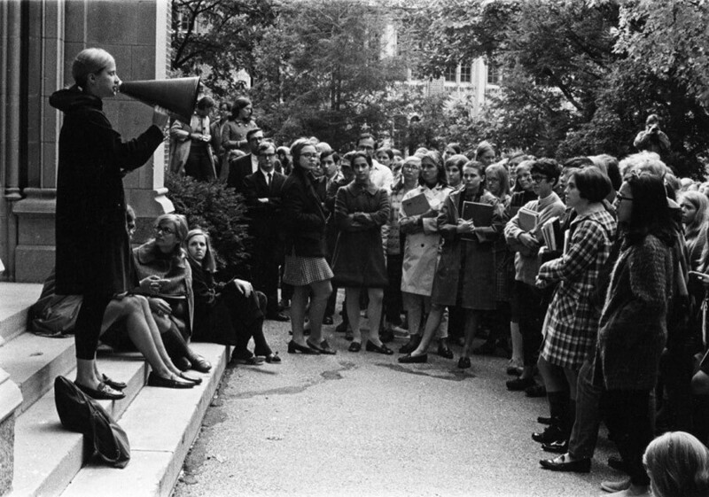 Хиллари еще не Клинтон на митинге студентов в Колледже Уэллсли. 8 октября 1968 года