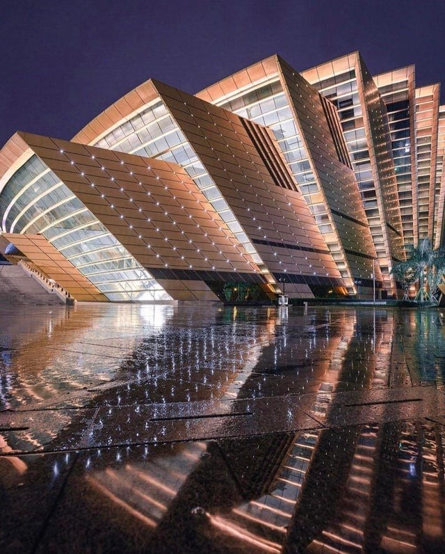 18 удивительных архитектурных сооружений, над чьим дизайном словно поработали инопланетяне