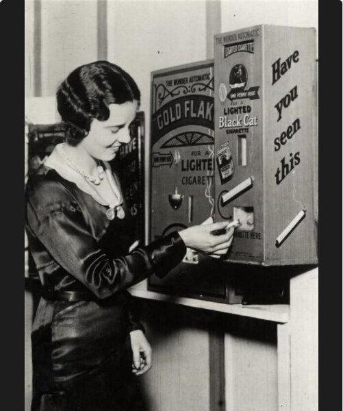 В этом торговом автомате в США можно было купить уже зажженную сигарету за 1 пенни в 1931 году