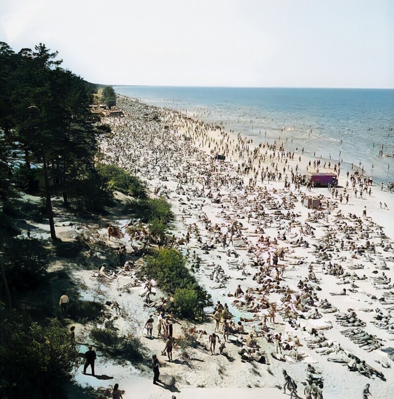 На Рижском взморье. Пляж в июле,1988 год.