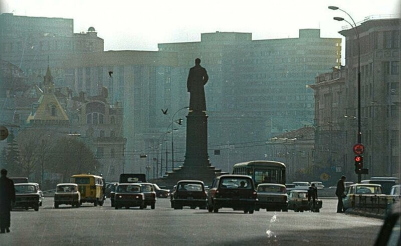 Площадь Дзержинского, 1970-е.