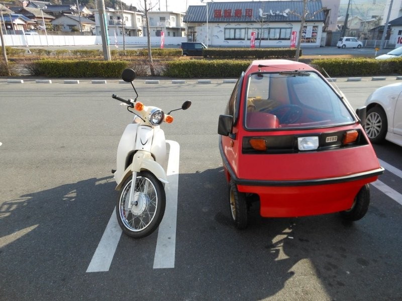 Успех Mitsuoka, японской компании по производству нестандартных автомобилей