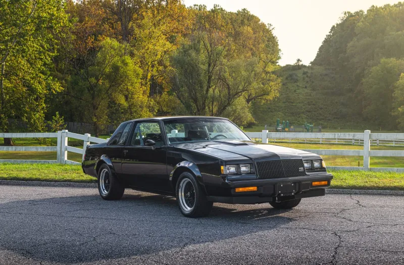 Нетронутый Buick GNX 1987 года с минимальным пробегом продали за 200 тысяч долларов