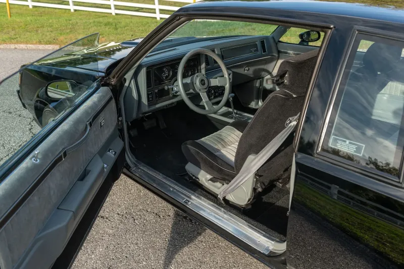 Нетронутый Buick GNX 1987 года с минимальным пробегом продали за 200 тысяч долларов